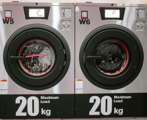 Penyebab Mesin Cuci Laundry Mengeluarkan Bau Tidak Sedap dan Cara Menghilangkannya dengan Mudah