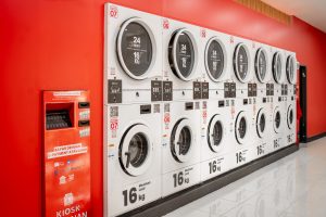 Perbedaan Mesin Cuci Front Load dan Top Load untuk Laundry Mana yang Lebih Efisien di 2025